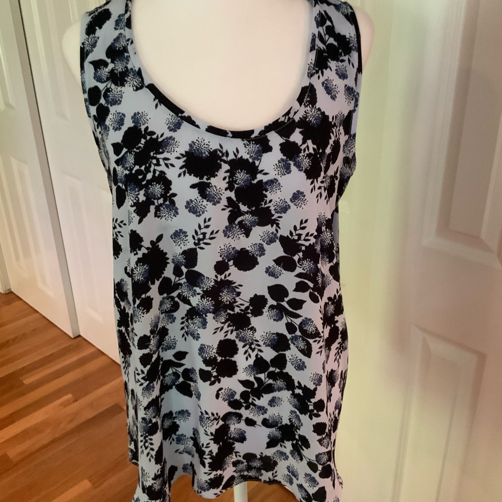 Floral Sleeveless Women's Top - Black and White